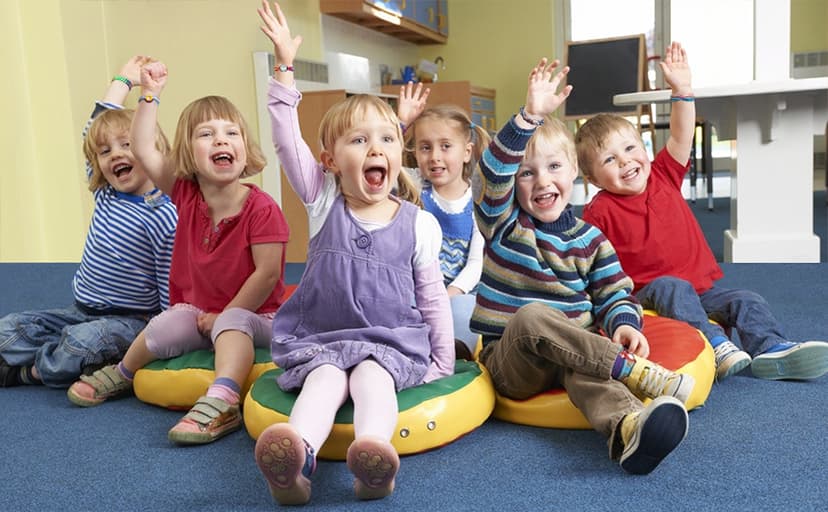 DDAI Arts and Crafts for Kids Age 8-12 Friendship Bracelet Making Kit for Girls - Best Birthday Gifts Ideas for Girl 7 9 10 11 Year Old - Popular Bracelets String Maker Toys Set