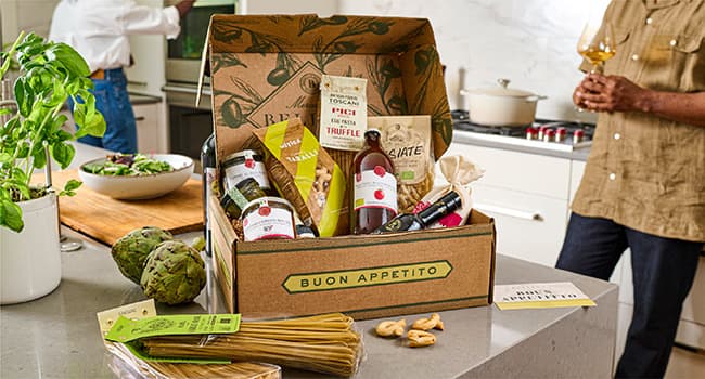 Mercato di Bellina Italy's Finest Artisanal Italian Food Gift Basket - All Natural Gourmet Pasta Gift Basket. Ideal for Holiday, Sympathy, Congratulations, Anniversary or Celebration. Taste of Italy.