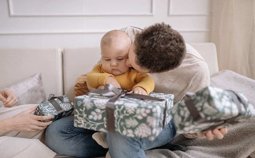 MIXJOY New Expecting Dad First Time Father's Day, Dad Unlocked Keychain with Baby Footprint Charm