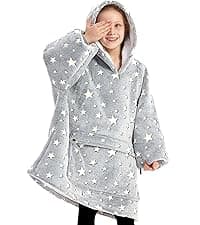 KFUBUO Wearable Blanket Hoodie for Adults Sherpa All Patterns Oversized Sweatshirt Blanket with Pockets Cute Birthday Gifts for Sister Strawberry