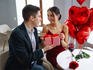 OEAGO Gifts for Mom Women Stocking Stuffers for Women Christmas Glass Coffee Enamels Mug Valentines Gifts for Her Girlfriend Wife Best Birthday Valentine's Mothers Day from Daughter Son Tea Cup