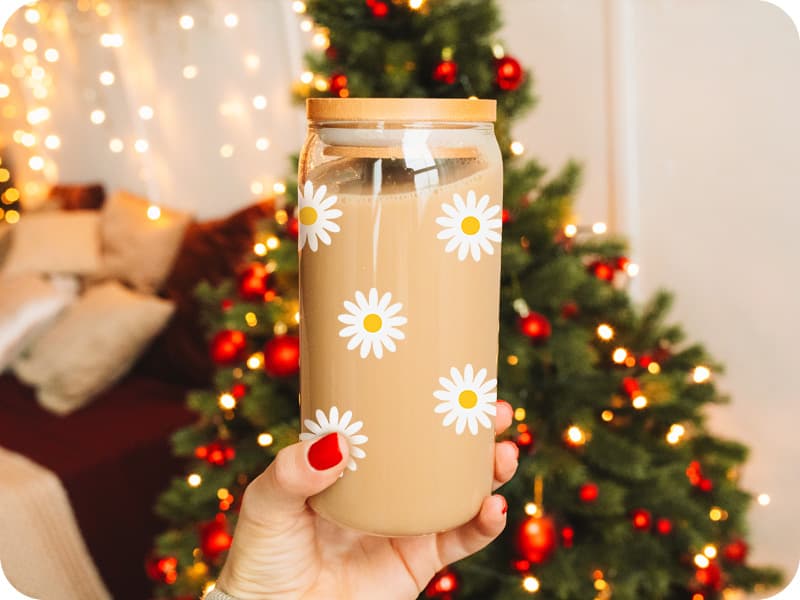 GSPY Daisy Aesthetic Gifts, Iced Coffee Cup, Cute Glass Cups with Lids and Straws - Cute Mugs, Flower Mug, Glass Tumbler - Retro, Christmas, Birthday Gifts for Women, Coffee Lovers, Friend, Girls, Mom