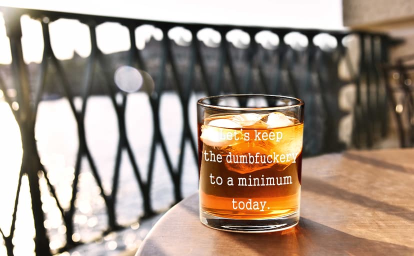Futtumy Let’s Keep The to A Minimum Today Whiskey Glass, Funny Whiskey Gifts for Men Friends Dad Coworker Him BFF, Novelty Gifts for Birthday Christmas Housewarming Retirement Graduation, 10Oz