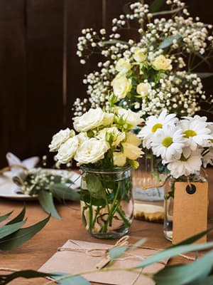 Engagement Gifts for Couples, Boyfriend and Girlfriend Wine Glass Engaged Gift Set with Wine Bag, Fiance Fiancee Gift for Him and Her Bride and Groom, Wedding Bridal Shower Gifts for Newlywed