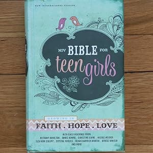 NIV, Bible for Teen Girls, Hardcover: Growing in Faith, Hope, and Love – The Perfect Christian Faith Gift for Your Teenage Girl, Age 13-18 0310749697