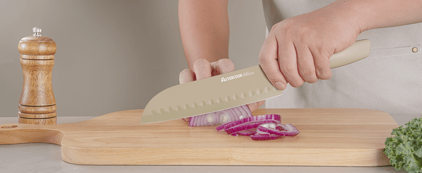 Astercook Knife Set, 13 Pieces Kitchen Knives Set with Healthy Anti-Rust Coating, Dishwasher Safe, Stainless Steel Chef Knife Sets with 6 Blade Guards, Perfect Holiday Gifts for Kitchen