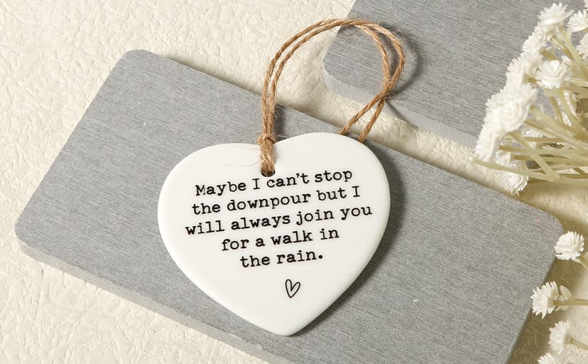Maybe I Can't Stop the Downpour Plaque, Ceramic Heart Souvenir Hanging Friendship Plaque Crafts Friendship Gift Bestie/Sister Tough Time Gift Hang Sign Ornament for Wall Door Decor