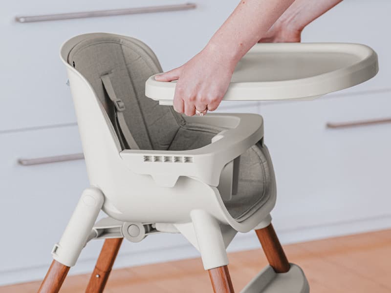 Chicco Zest LE 4-in-1 Folding High Chair, Feeding Chair, Toddler Chair and Youth Stool, Multi-Use Easy Clean High Chair, Chai/Beige