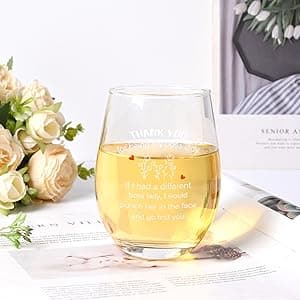 Futtumy Boss Lady Gifts, Bosses Day Gifts for Women, Thank You for Being My Boss Lady Wine Glass, Funny Boss Day Gift Office Christmas Birthday Retirement Gift for Women Manager, 17 Oz