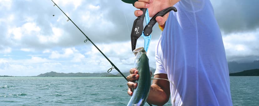 Mossy Oak Fishing Tools Kit- Fishing Plier, Fish Lip Gripper, Multifunctional Fishing Hook Remover with Lanyards Sheath, Saltwater Resistant Fishing Accessories & Equipment, Fishing Gifts for Men