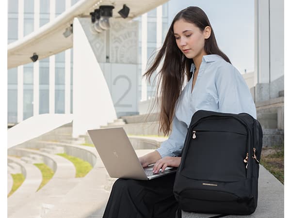 LIGHT FLIGHT Travel Laptop Backpack Women, 17.3 Inch Laptop Backpack with USB Charging Hole, Water Resistant College Bookbag, Black Computer Backpacks for Work, champagne