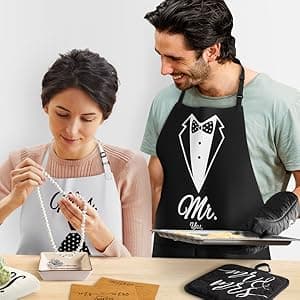 Mr & Mrs Aprons for Couple Gift-Anniversary,Bridal Shower,Wedding,Engagement,Christmas Gifts for Couple,Kitchen Gift Set