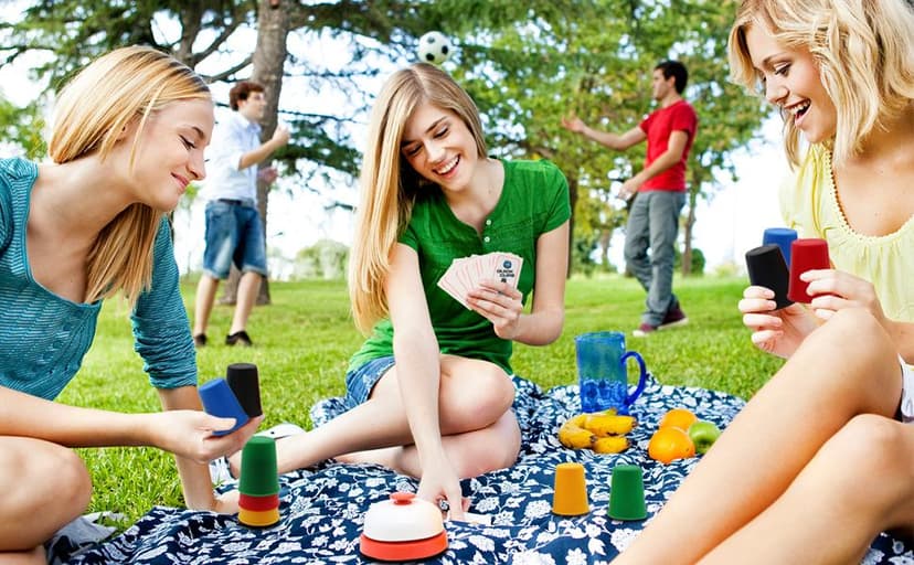 Quick Cups Games for Kids Intellectual Flying Stack Cups,Stacking Cups Games Parent-Child Interactive Game with 24 Picture Cards, 30 Cups