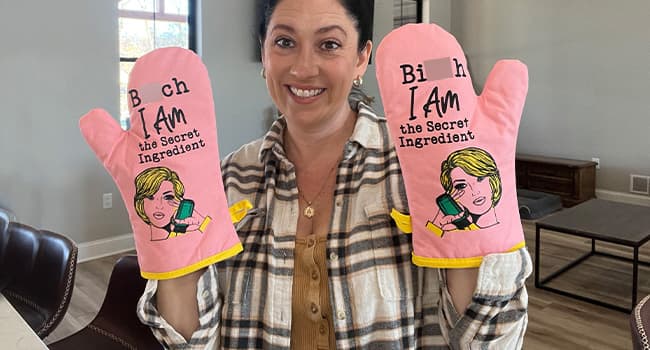 Miracu Oven Mitt, Funny Kitchen Cooking Oven Mitts, Pink Kitchen Accessories, Cute Baker Stuff, Baking Gifts for Women Mom, House Warming Gifts New Home Apartment, for Christmas Birthday Housewarming