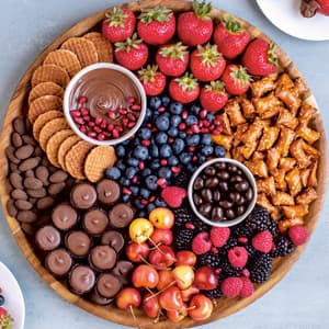 The Cheese Board Deck: 50 Cards for Styling Spreads, Savory and Sweet 0593233271