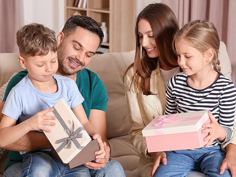 TEEZWONDER Birthday Gifts for Mom - Favorite Child Scented Candle Vanilla Lavender 10 oz - Christmas Funny Gifts for Mom Dad from Daughter Son, Grandma Grandpa Gift Ideas, Candle for Parents