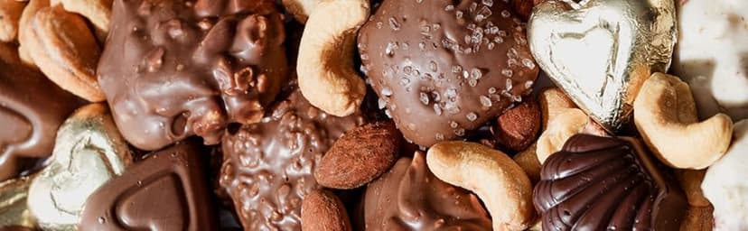 Broadway Basketeers Gift Basket – Gourmet Snack & Chocolate Food Gifts Christmas Holiday, Women, Men, Family, Thank You, Care Package for College & Teachers – Corporate Kosher