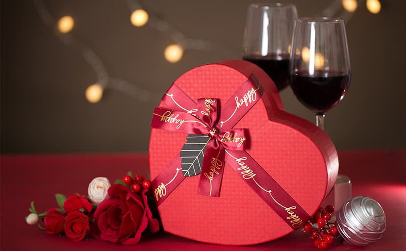 Mothers Day Gifts Mom Gifts Birthday Gifts Box for Girlfriend Wife Lover Valentine's Day Gifts for Women Heart-shaped Red Rose Love Gift Basket Love You Present Wedding & Engagement Anniversary Roman B0CP3X9LDL
