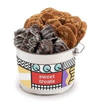 David’s Cookies Gourmet Assorted Cookies and Brownies Gift Basket - 12 x 1.5oz fresh baked cookies and 10 x 2oz individually wrapped brownies - Great for Sharing, Ideal Gift for All Special Occasions