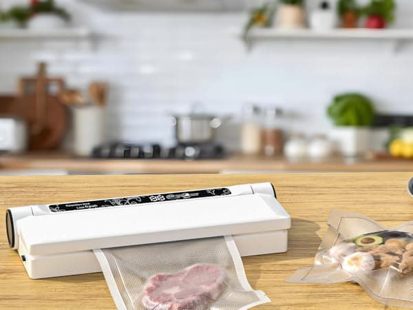 Food Vacuum Sealer Machine, 75KPA Strong Suction, Dry/Wet Modes, 20 Vacuum Seal Bags for Food, Digital Countdown Timer, Compact Lightweight, Ideal for Home Kitchen Use