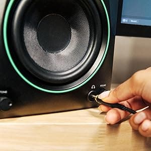 Mackie CR3.5 3.5" Creative Reference Powered Studio Monitors with Tone Knob and Location Switch — Active Speakers for Music Production, Desktop Computer, Gaming, HiFi Listening
