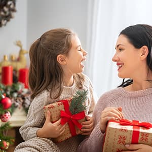 POWER WING Mom Necklace for Women Mom I Love You to The Moon and Back Moon Star Pendant Necklace Birthday Presents for Mom Mothers Gifts from Daughter Son