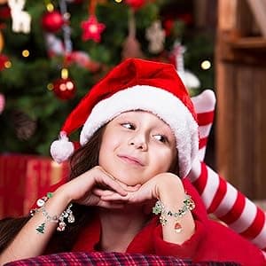 Christmas Advent Calendar Bracelets 2025 for Girls 24 Days Xmas Countdown Calendar DIY Jewelry Making Kit Gift 22 Charm Beads 2 Bracelets for Kids Teens Women