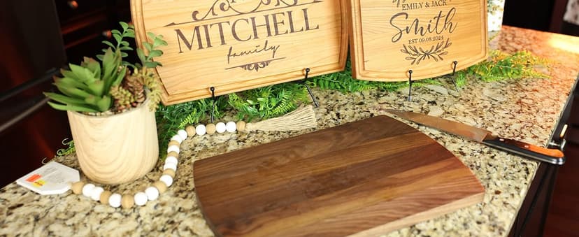 Personalized Christmas Gifts for Women, Customized Gifts for Mom – Custom Cutting Board for Mom or Grandma, Birthday, Christmas Gift Idea from Son, Daughter, Grandkids