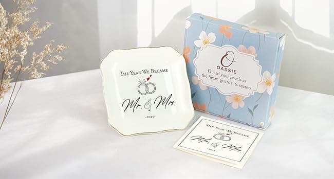 OASSIE Wedding Gifts for Couple 2025 - Mr & Mrs 4"x4" Ceramic Jewelry Dish Tray - Bridal Shower Gifts for Women, Marriage Gift Ideas, Anniversary Engagement Gifts for Couples, Jewelry Holder Dish