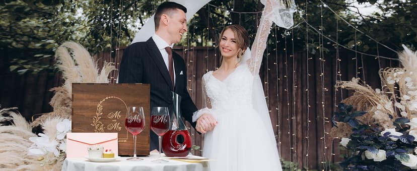 AW BRIDAL Mr and Mrs Wine Glasses and Decanter Set, Wedding Bridal Shower Engagement Gift for Couples 2025, Wedding Glasses for Anniversary Bride Bachelorette with Wood Keepsake Box