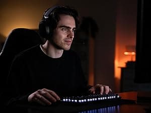 WD Black SN7100 2TB NVMe SSD - Gen4 PCIe, M.2 2280, Up to 7,250 MB/s Read, Up to 6,900 MB/s Write, Next Gen TLC 3D NAND, for Laptops, Handheld Gaming Devices - WDS200T4X0E