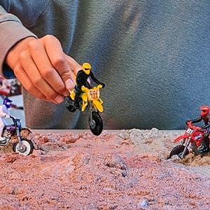 Supercross, Authentic 5-Pack of 1:24 Scale Die-Cast Motorcycles with Rider Figure, Toy Moto Bike for Kids and Collectors Ages 3 and up