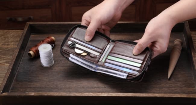 BULLCAPTAIN Genuine Leather Men's Wallet with Zipper Vintage RFID Blocking Large Capacity Wallet for Men with 14 Credit Card Slots and 1 ID Window T23 (Coffee)