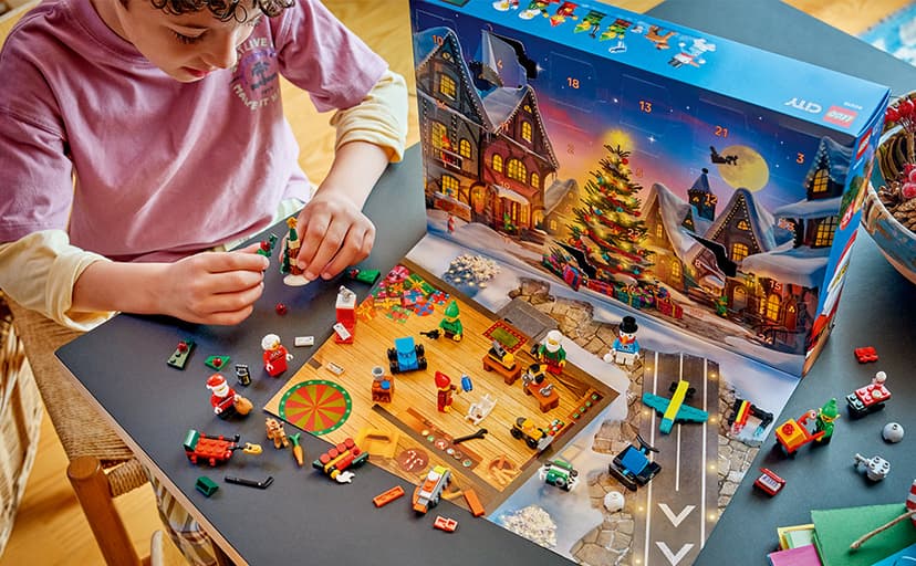 Christmas Advent Calendar for Kids, Building Toy, Boys & Girls, Ages 5+, Holiday Family Activity, 6 Minifigures, 252 pieces LEGO City Advent Calendar 2026 60510 B0G5QJP2BW
