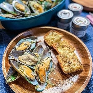 Gourmet World Flavors Seasoning Collection | Non GMO Verified | 6 Magnetic Tins | Spice Blends | Crafted in Small Batches by Gustus Vitae | #68