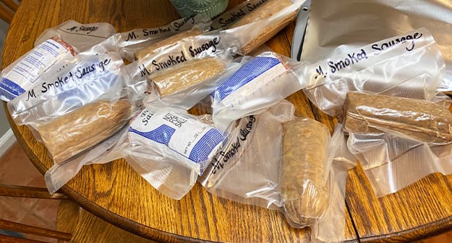 GERYON Vacuum Sealer Machine – Automatic Food Vacuum Sealer for Dry & Moist Food, Compact with LED Touch Panel, Includes Zipper Bags & Roll, Perfect for Sous Vide & Freezer Storage (Silver)