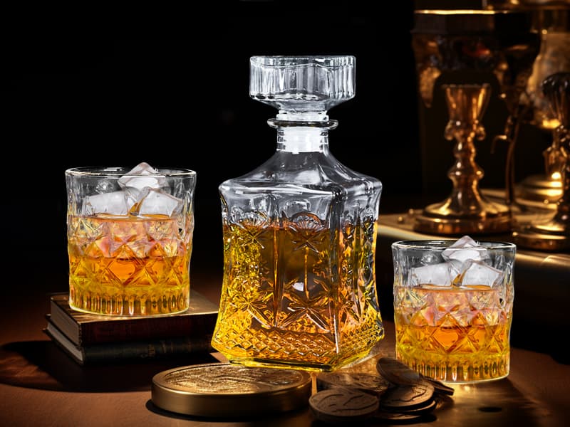 Whiskey Decanter for Men, Glass Liquor Decanter Set with 2 Whiskey Glasses, Decanter for Tequila,Bourbon, Scotch, Brandy and Vodka, Gift for Men, Ideal Home Bar Decor - 28oz