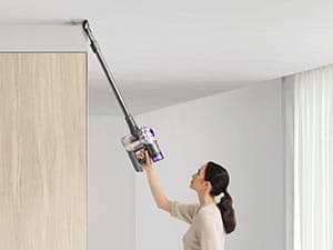 Dyson V8 Cordless Vacuum, Cleans Hard Floors and Carpets, Detangles, Converts to Handheld, 115AW, 2 Power Modes, Up to 40 Minutes¹