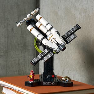 Building Sets for Adults, Ages 18+, Collectible Model for Display, Bedroom & Home Office Decor, 830 Pieces, Gift for Adults LEGO Icons Project Hail Mary 11389 B0FMYY67LH