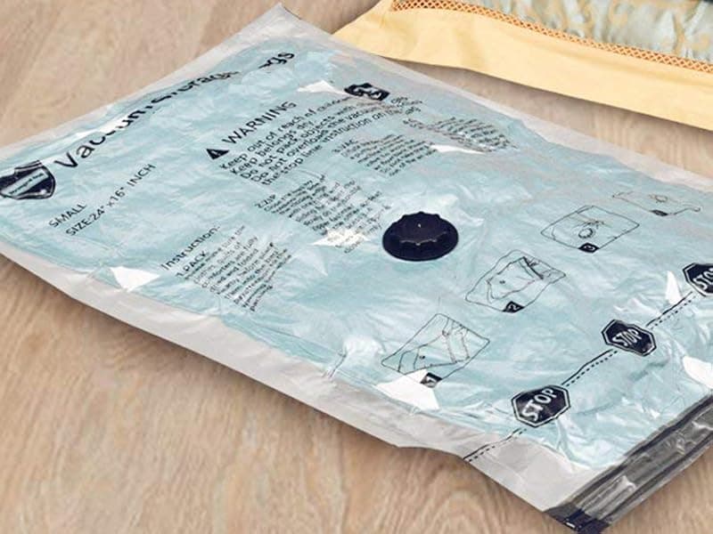 SUOCO 20 Combo Vacuum Storage Bags with Electric Pump, (4 Jumbo/4 Large/6 Medium/6 Small) Travel Clothes Space Saver Bags, Vacuum Seal Bags for Luggage Clothing Pillows Comforters Blankets