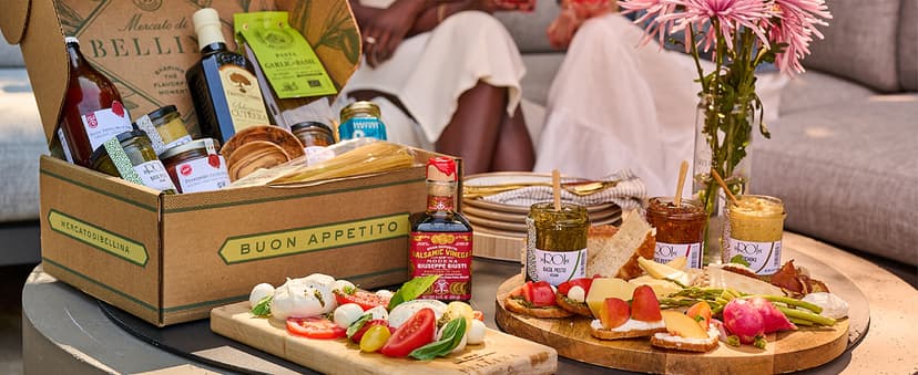 Mercato di Bellina Italy's Finest Artisanal Italian Food Gift Basket - All Natural Gourmet Pasta Gift Basket. Ideal for Holiday, Sympathy, Congratulations, Anniversary or Celebration. Taste of Italy.