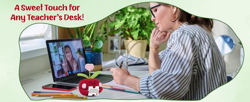 OASSIE Teacher Gifts for Women - Mini Handmade Positive Apple Crochet with Message Card - Teachers Day Christmas Birthday Graduation Appreciation Thank You School Gifts for Students Teachers Women