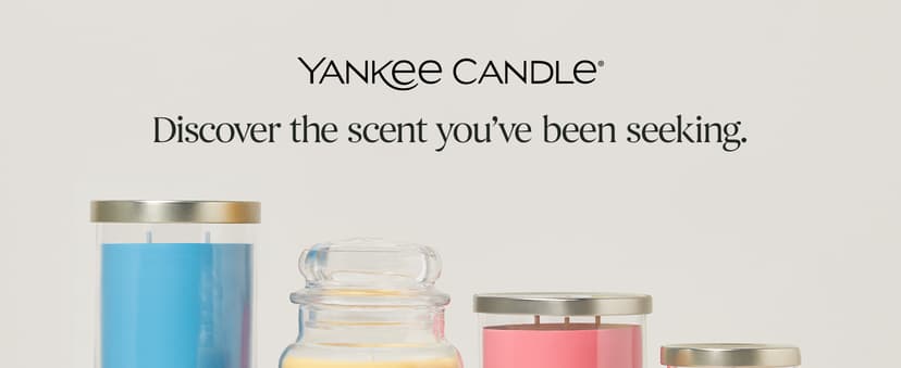 Yankee Candle Christmas Cookie, Scented Candle, 22oz Large Jar with up to 150 Hour Burn Time, Giftable, Holidays