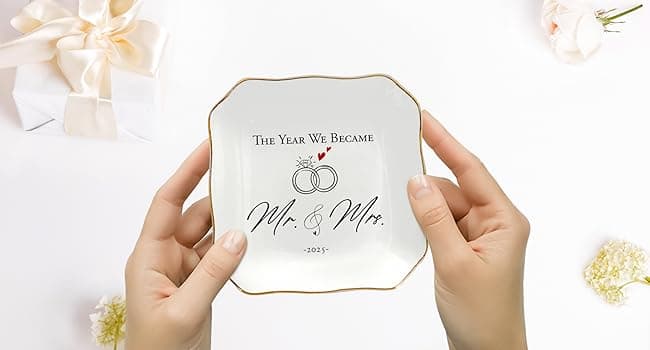OASSIE Wedding Gifts for Couple 2025 - Mr & Mrs 4"x4" Ceramic Jewelry Dish Tray - Bridal Shower Gifts for Women, Marriage Gift Ideas, Anniversary Engagement Gifts for Couples, Jewelry Holder Dish